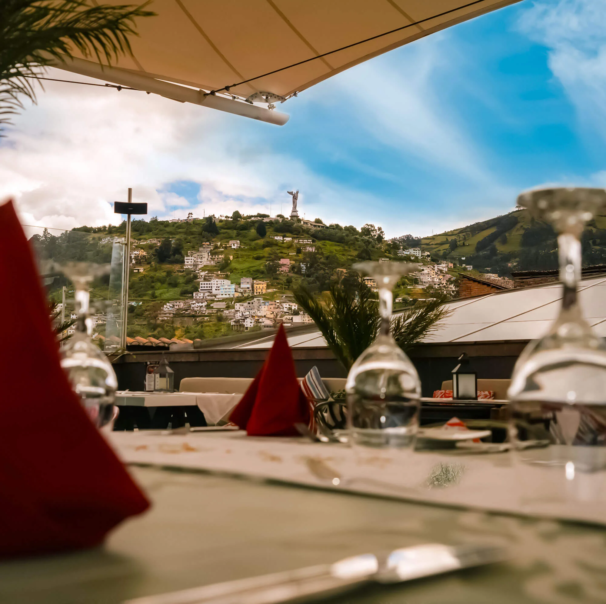 Rooftop Bar Santo Que Da Marido Montaje Hotel Mama Cuchara Boutique